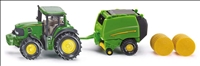 John Deere mit Ballenpresse