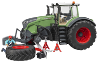 Fendt 1050 Vario mit Mechaniker und Werkstattausstattung